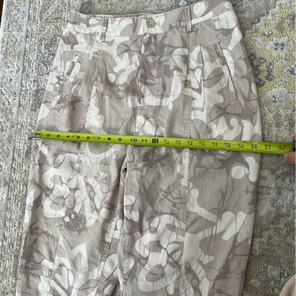 Anthropologie Floral Print Charlie Trousers. Size 30 - Picture 9 of 12